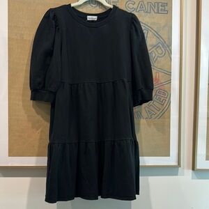 T.La Classic Black Top